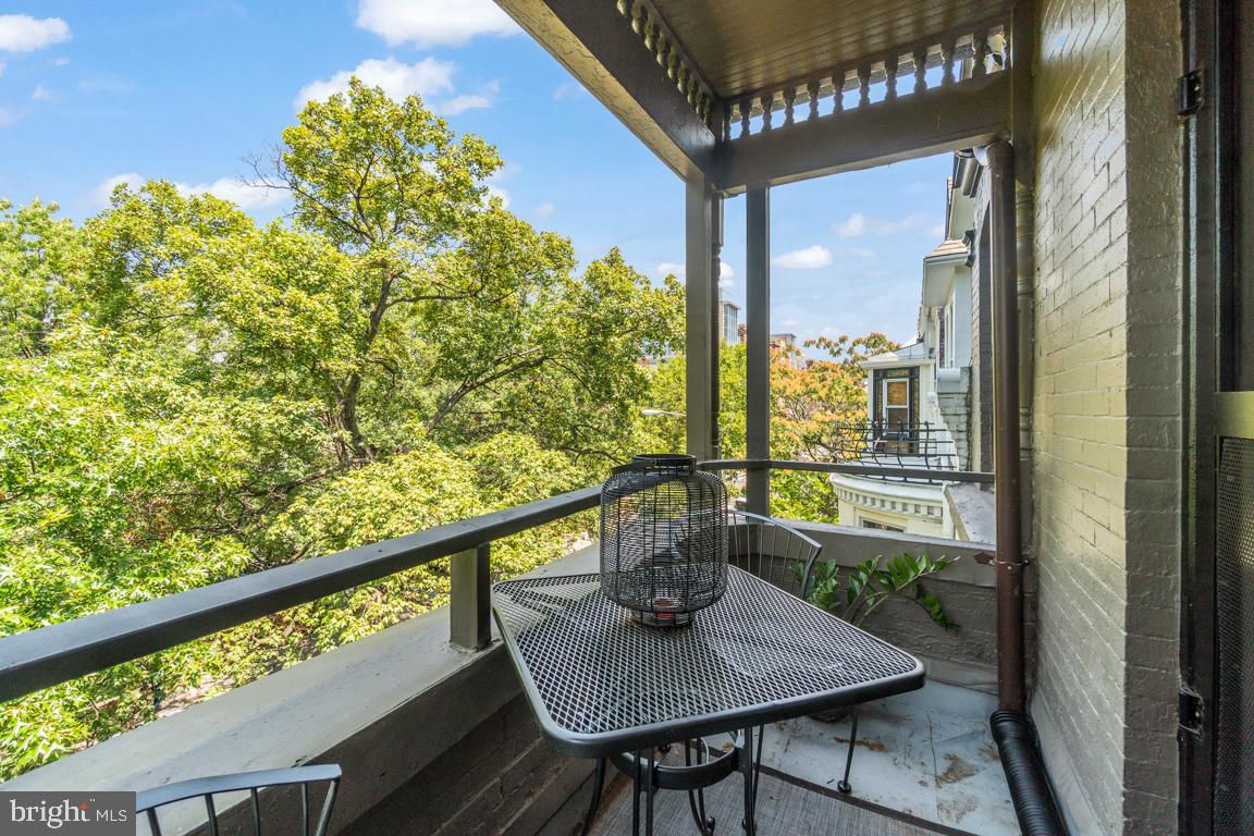 1512 P Street Northwest Washington, DC 20005 - Photo 36 of 50 Private balcony (top level)