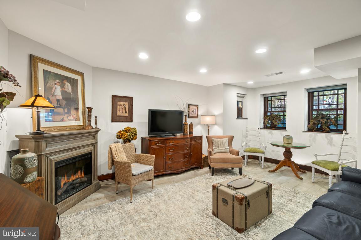 1512 P Street Northwest Washington, DC 20005 - Photo 37 of 50 Newly renovated in-law suite (lower level)