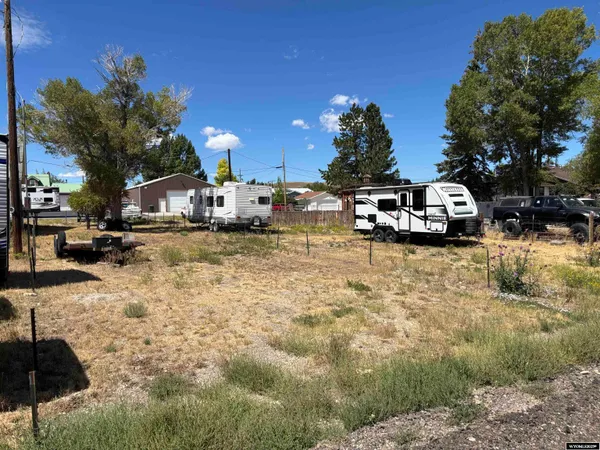 $60,000 | 904 Diamondville Avenue, Diamondville, WY 83116