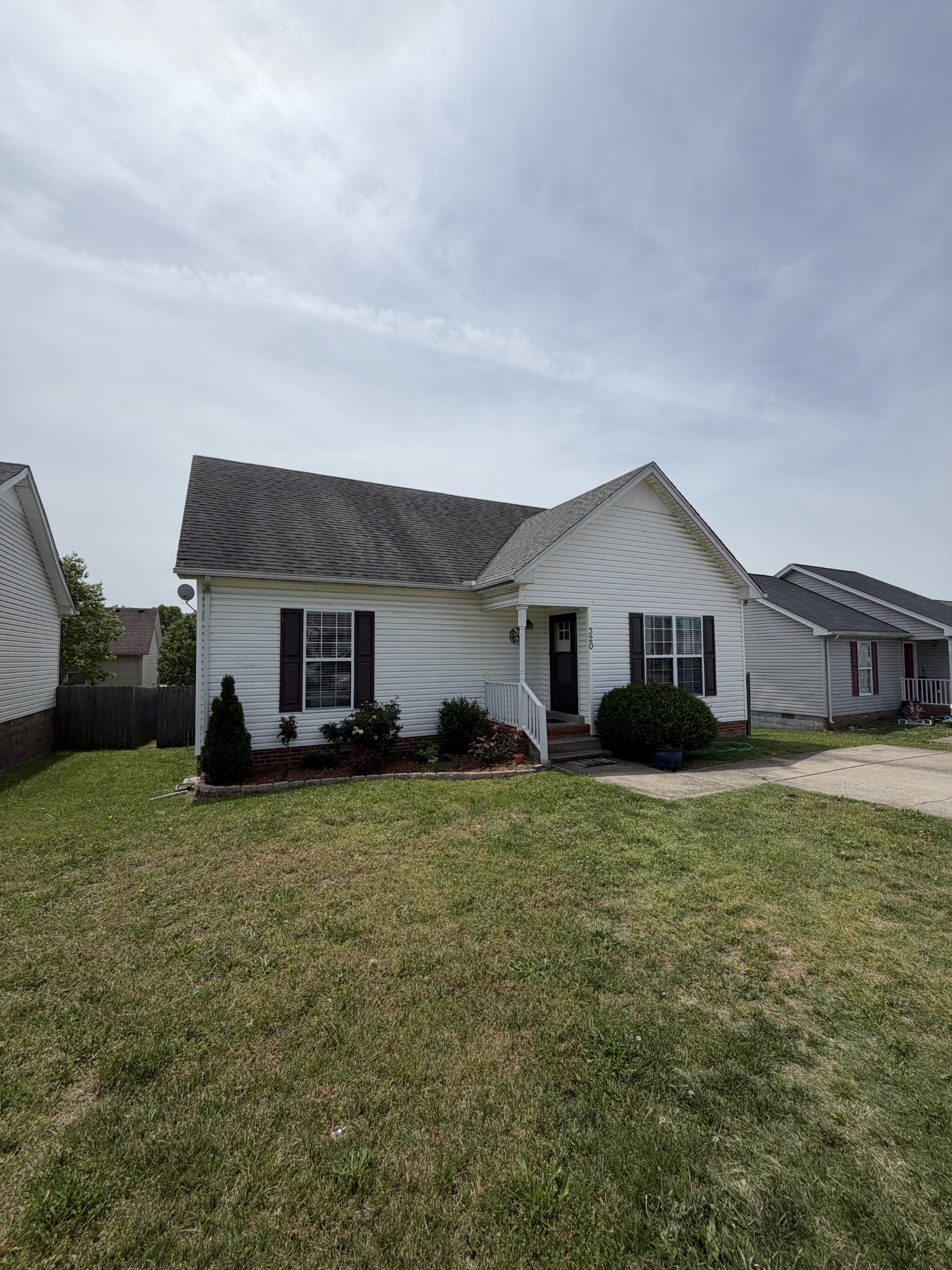 320 Bandera Lane Springfield, TN 37172 - Photo 2 of 28