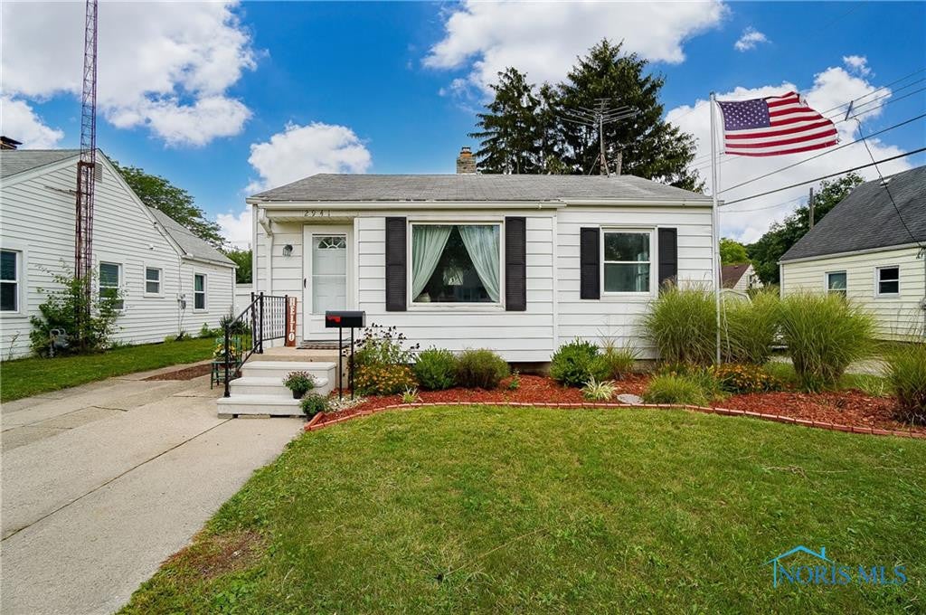 2941 Chipplegate Road Toledo, OH 43614 - Photo 1 of 32 Gallery Image 1