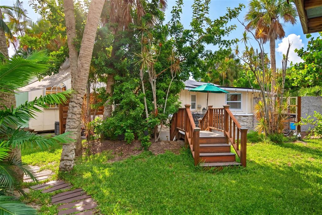 660 Linley Street Longboat Key, FL 34228 - Photo 34 of 64