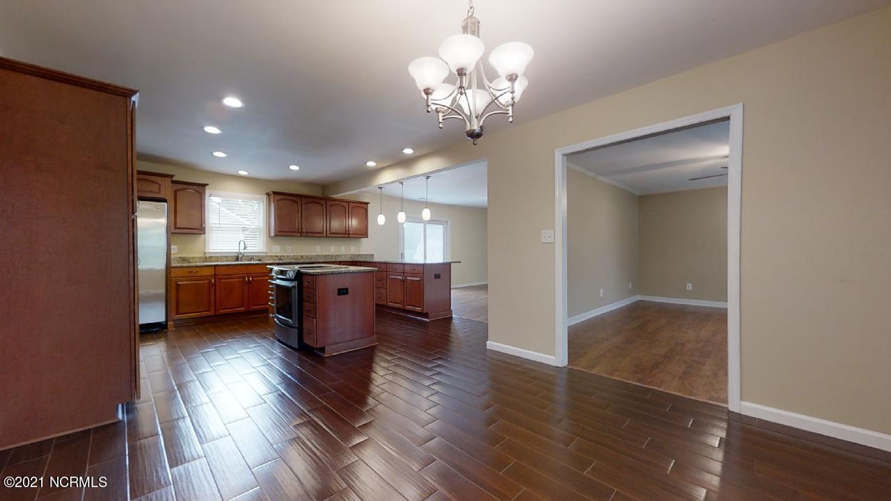 532 Raintree Circle Jacksonville, NC 28540 - Photo 11 of 47 532-Rain-tree-Cir-06022021_172022