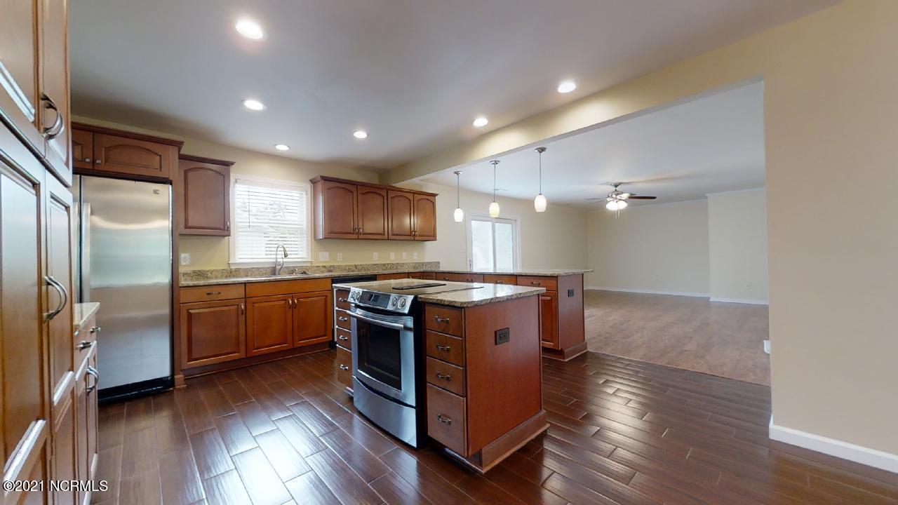 532 Raintree Circle Jacksonville, NC 28540 - Photo 13 of 47 532-Rain-tree-Cir-06022021_172102