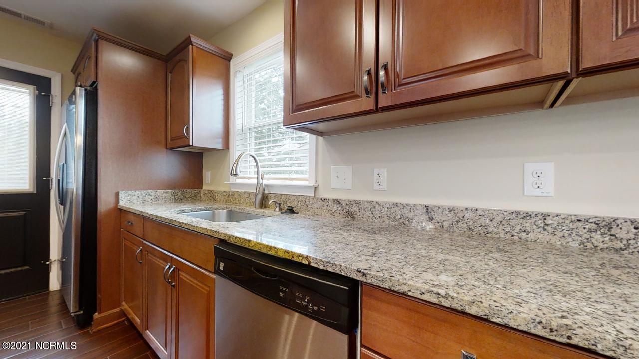 532 Raintree Circle Jacksonville, NC 28540 - Photo 15 of 47 532-Rain-tree-Cir-06022021_172128