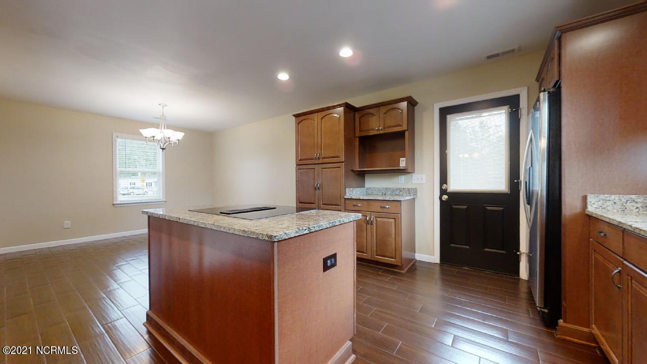 532 Raintree Circle Jacksonville, NC 28540 - Photo 16 of 47 532-Rain-tree-Cir-06022021_172138