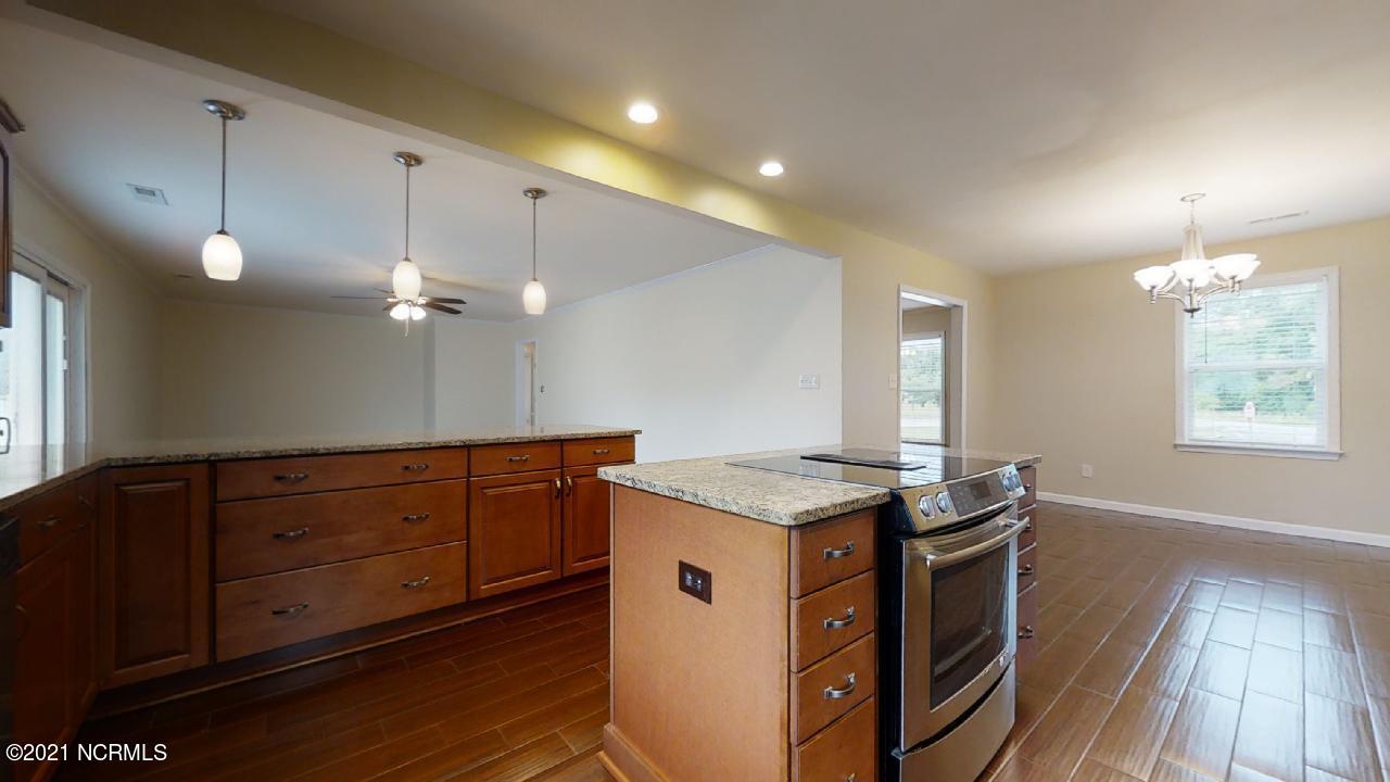 532 Raintree Circle Jacksonville, NC 28540 - Photo 18 of 47 532-Rain-tree-Cir-06022021_172211