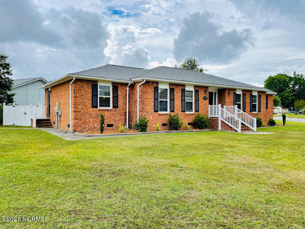 532 Raintree Circle Jacksonville, NC 28540 - Photo 3 of 47 IMG_6530_jpg
