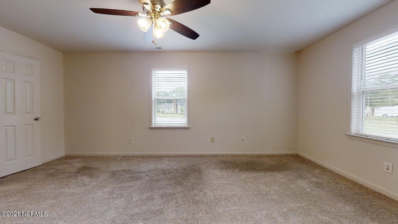 532 Raintree Circle Jacksonville, NC 28540 - Photo 38 of 47 532-Rain-tree-Cir-06022021_172925