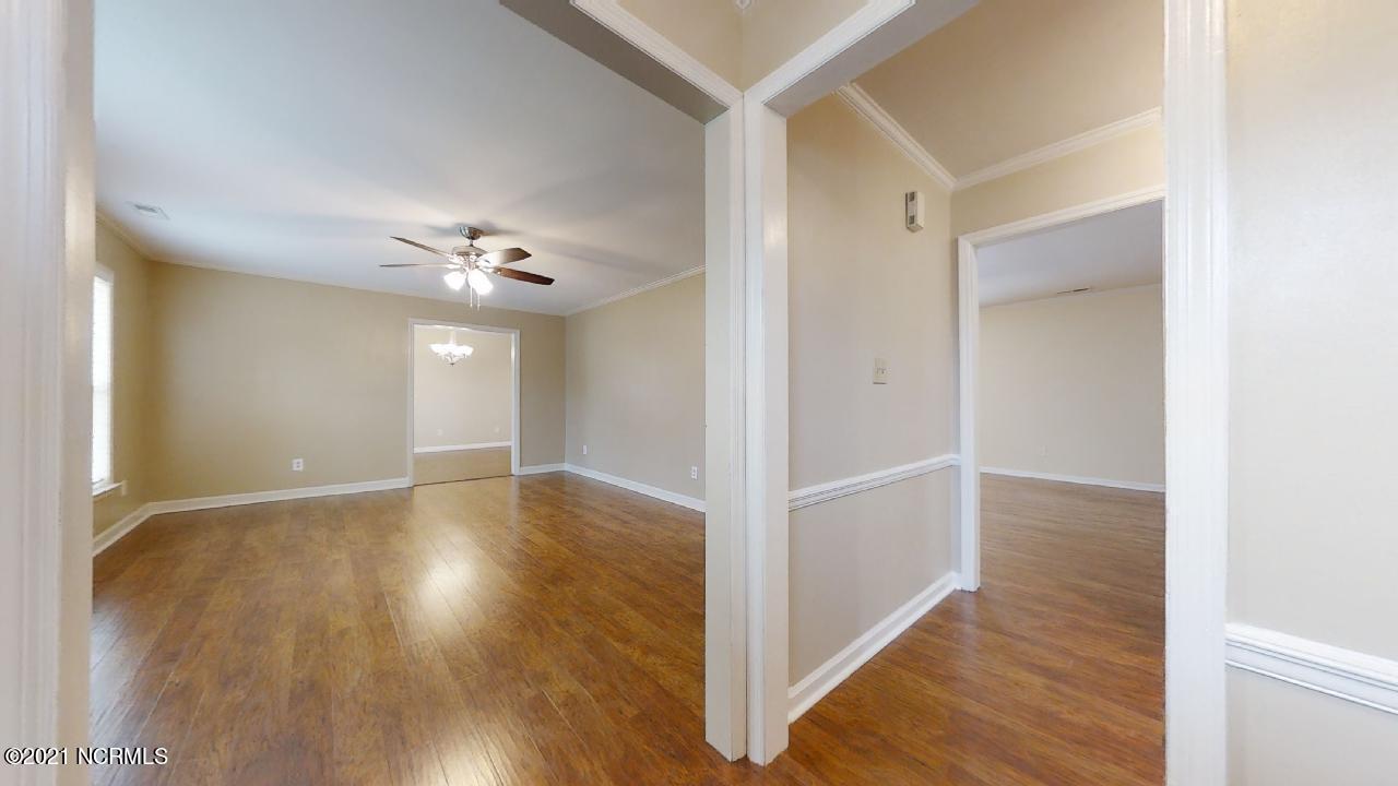 532 Raintree Circle Jacksonville, NC 28540 - Photo 7 of 47 532-Rain-tree-Cir-06022021_171715