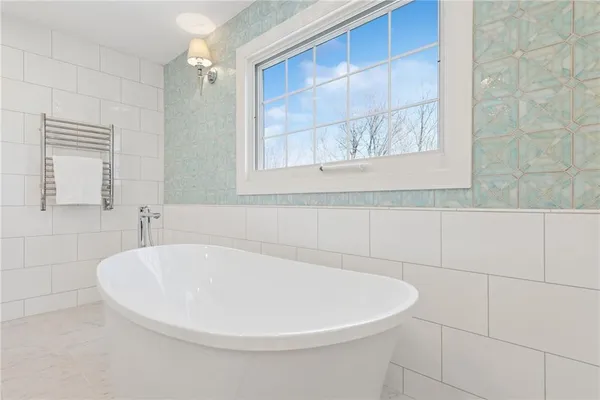 $985,000 | 1141 Lauralynn Drive, Latrobe, PA 15650