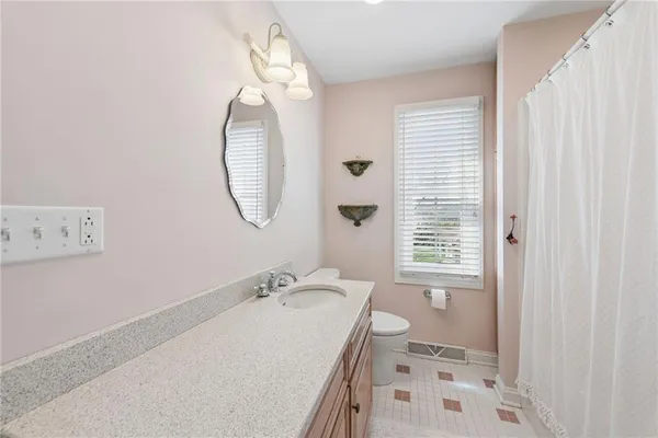 $985,000 | 1141 Lauralynn Drive, Latrobe, PA 15650