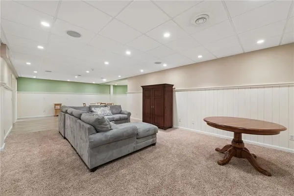 $985,000 | 1141 Lauralynn Drive, Latrobe, PA 15650