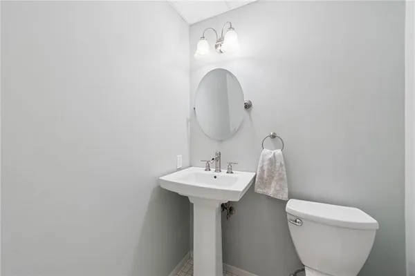 $985,000 | 1141 Lauralynn Drive, Latrobe, PA 15650