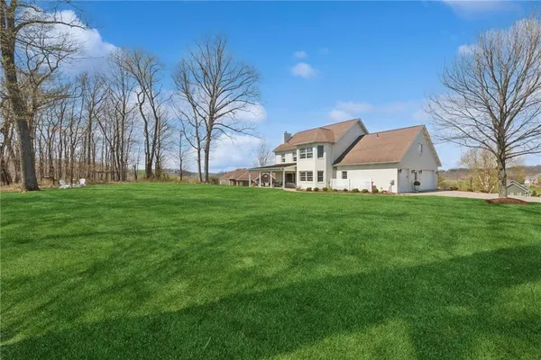 $985,000 | 1141 Lauralynn Drive, Latrobe, PA 15650