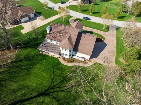 $985,000 | 1141 Lauralynn Drive, Latrobe, PA 15650