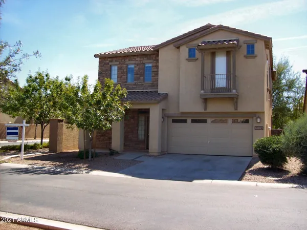 $2,395 | 3124 South Lois Lane, Gilbert, AZ 85295