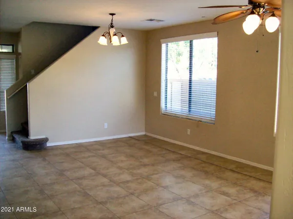 $2,395 | 3124 South Lois Lane, Gilbert, AZ 85295