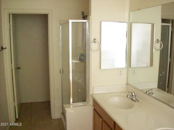 $2,395 | 3124 South Lois Lane, Gilbert, AZ 85295