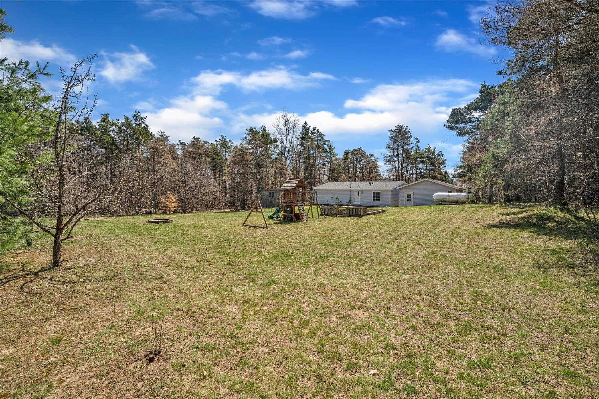 8783 30 1/2 Road Cadillac, MI 49601 - Photo 35 of 38 1899330-34.JPG