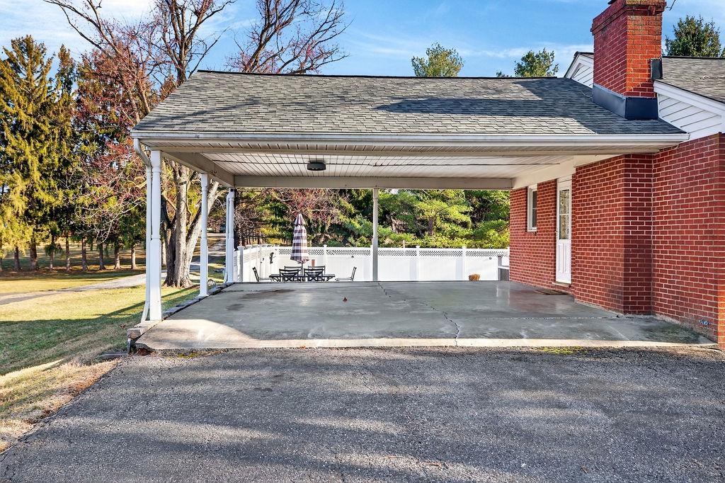 138 Tinkling Spring Road Fishersville, VA 22939 - Photo 4 of 52 Gallery Image 4