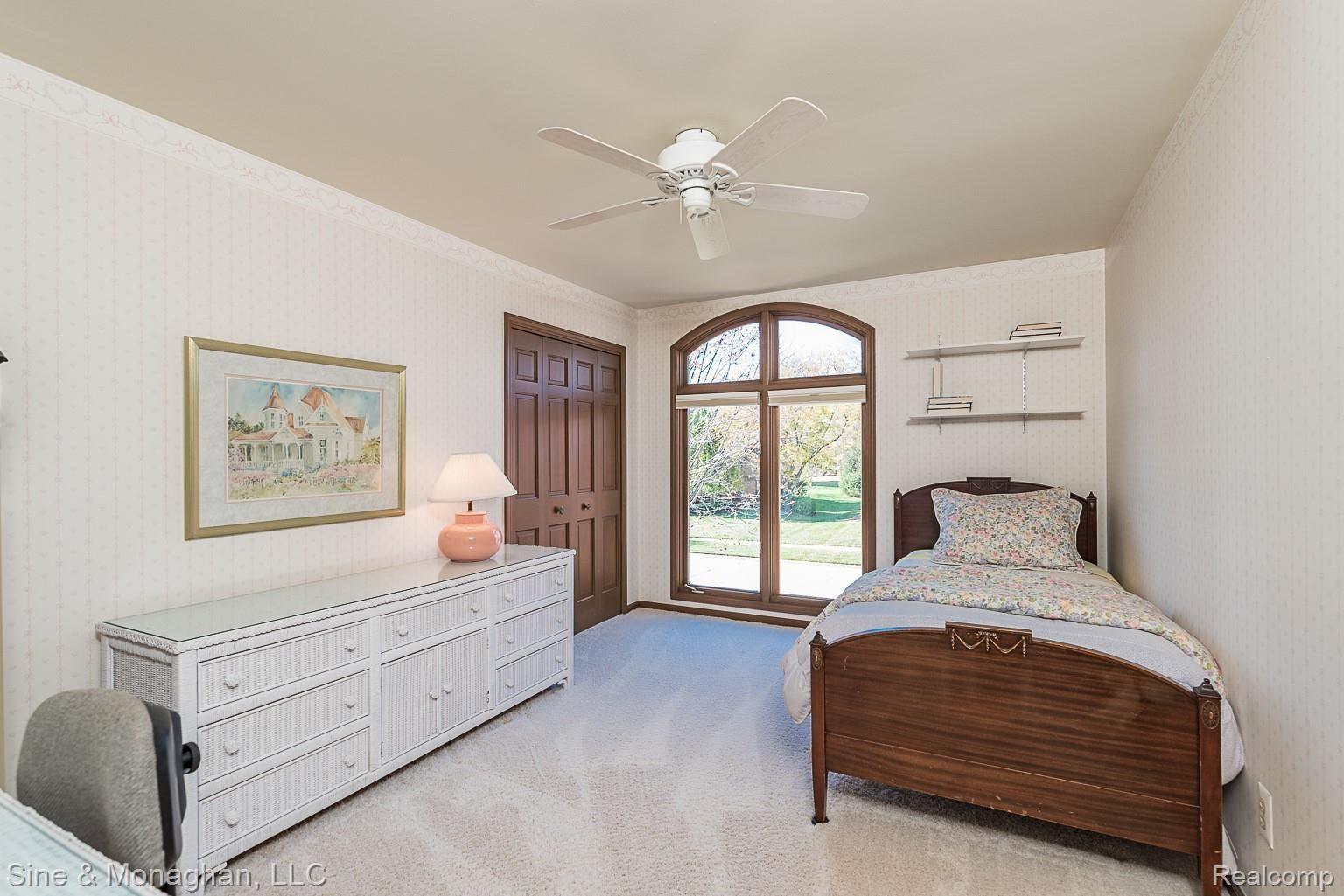 4906 Rivers Edge Drive Troy, MI 48098 - Photo 38 of 60 Front bedroom