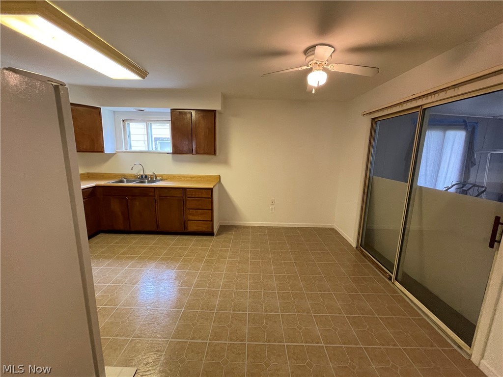 821 Whitcomb Road Cleveland, OH 44110 - Photo 10 of 34
