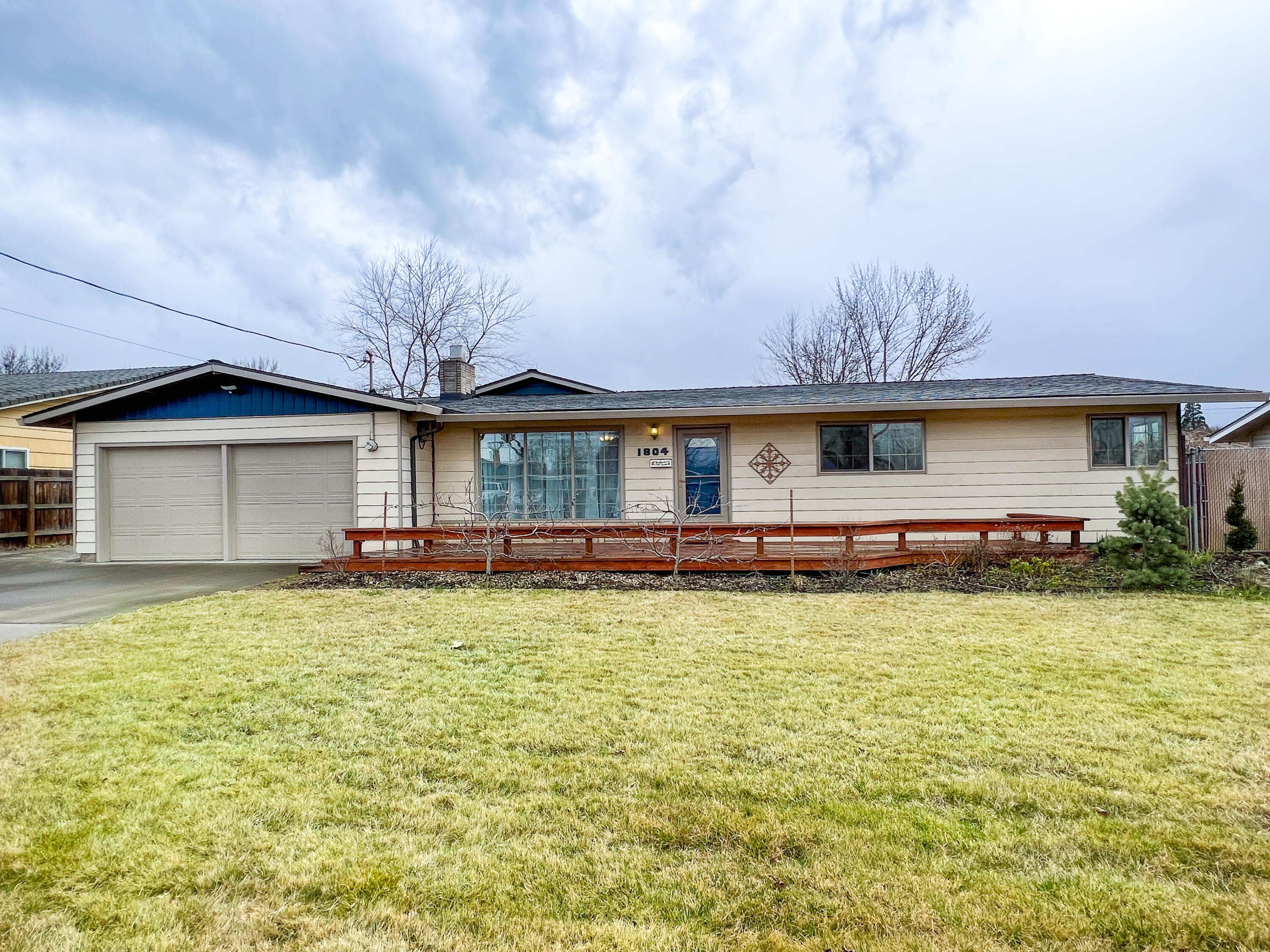 1804 Roberts Road Medford, OR 97504 - Photo 1 of 24 1