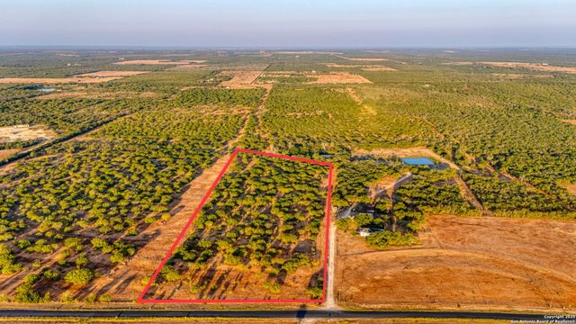 $137,500 | 4 Cr 331 E, Jourdanton, TX 78026