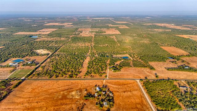 $137,500 | 4 Cr 331 E, Jourdanton, TX 78026