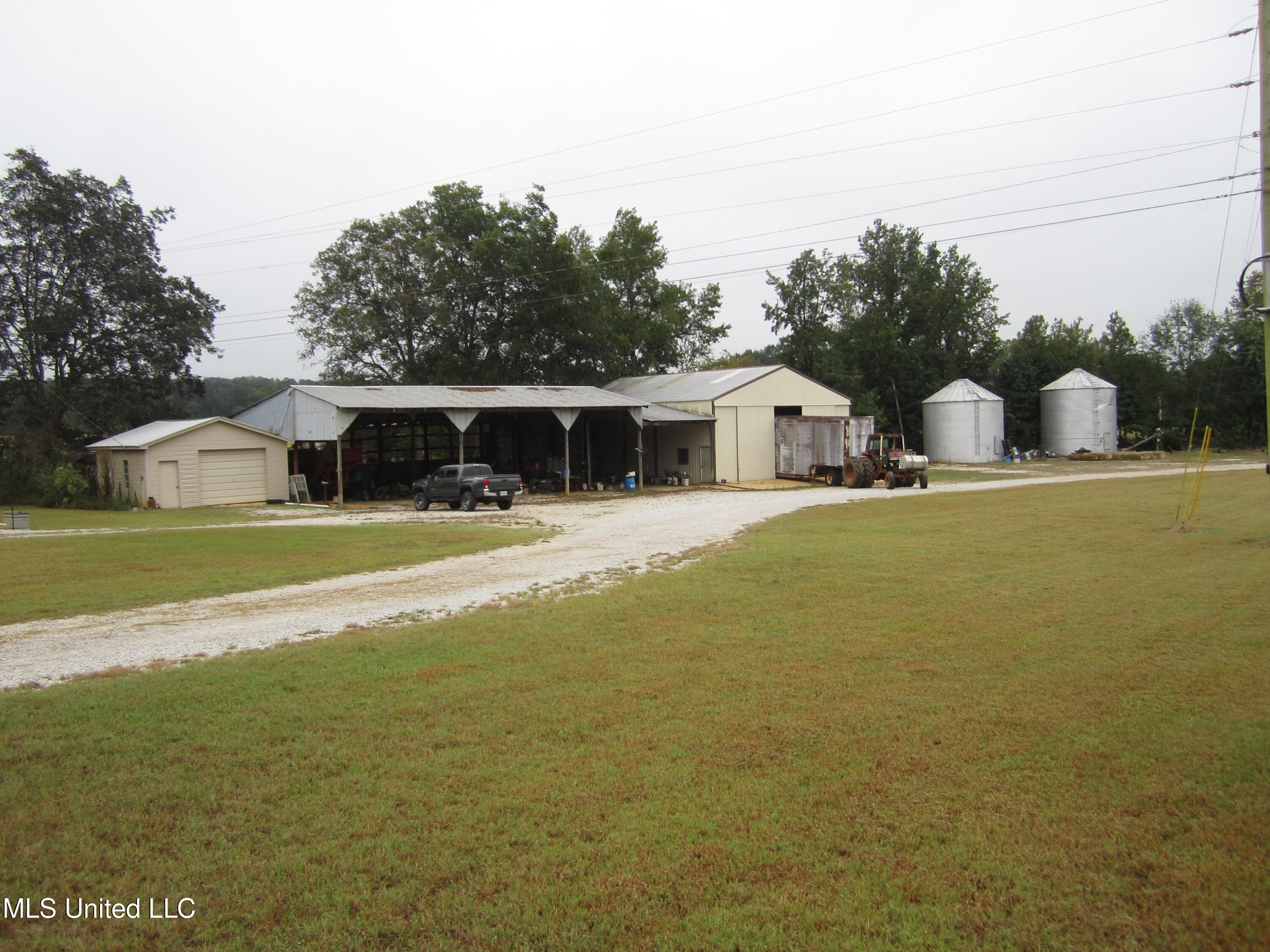 1558 Highway 30 New Albany, MS 38652 - Photo 16 of 28 IMG_8537