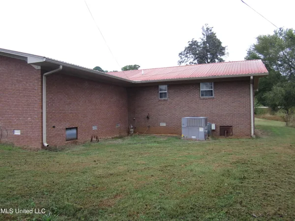 $375,000 | 1558 Highway 30, New Albany, MS 38652