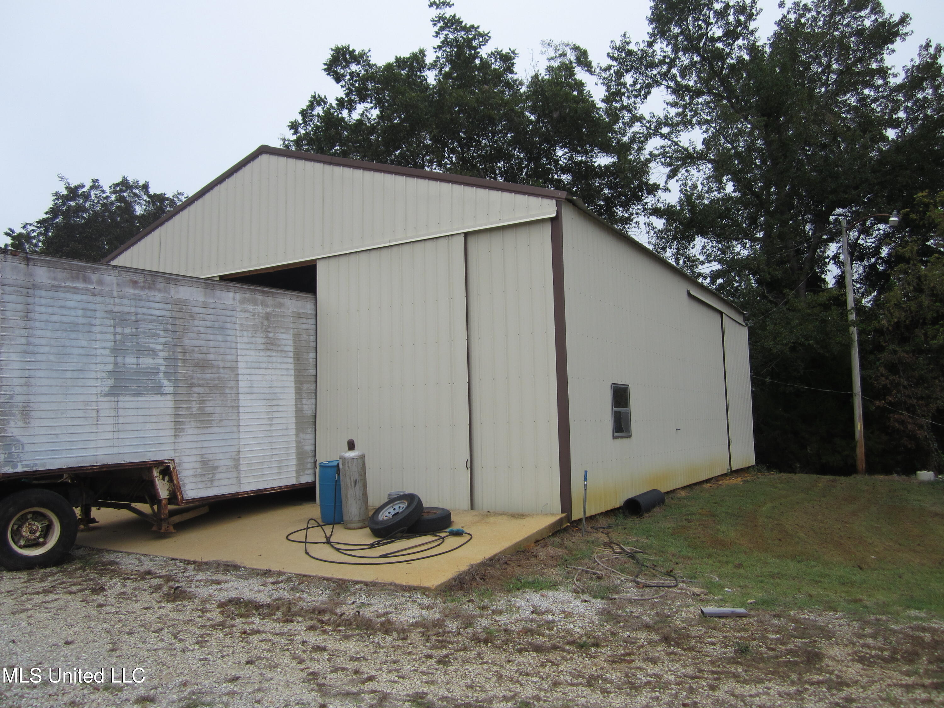 1558 Highway 30 New Albany, MS 38652 - Photo 24 of 28 IMG_8545