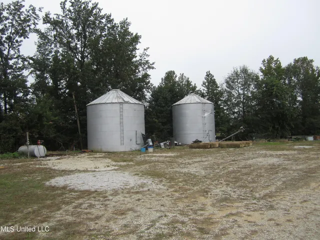 $599,000 | 1558 Highway 30, New Albany, MS 38652