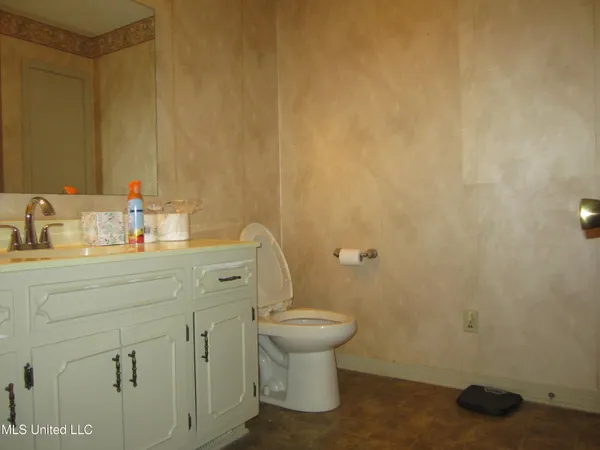 $375,000 | 1558 Highway 30, New Albany, MS 38652