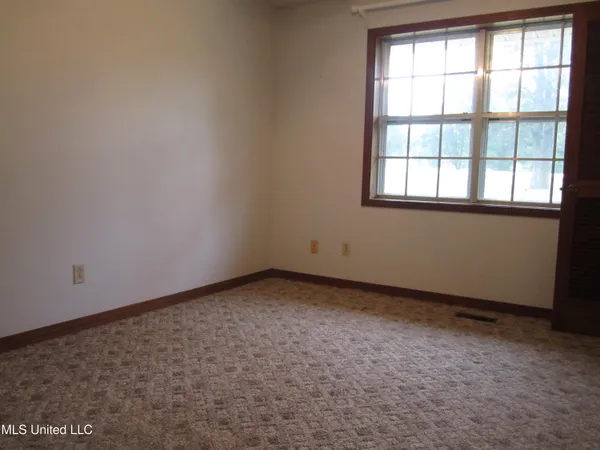 $375,000 | 1558 Highway 30, New Albany, MS 38652