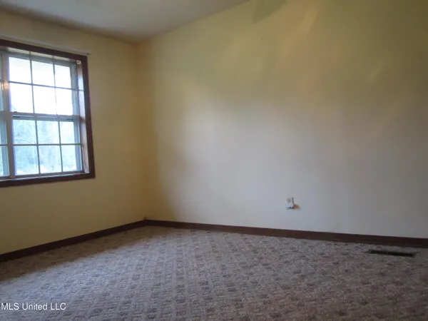 $375,000 | 1558 Highway 30, New Albany, MS 38652