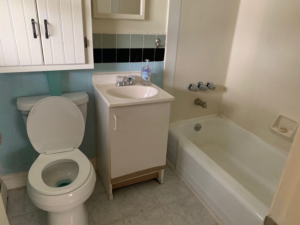 122 Albatross Road Quincy, MA 02169 - Photo 13 of 15 Gallery Image 13