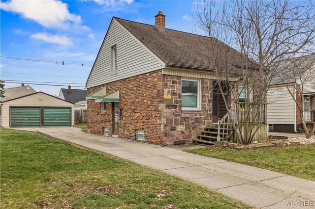 $215,000 | 370 Washington Avenue, Tonawanda, NY 14217