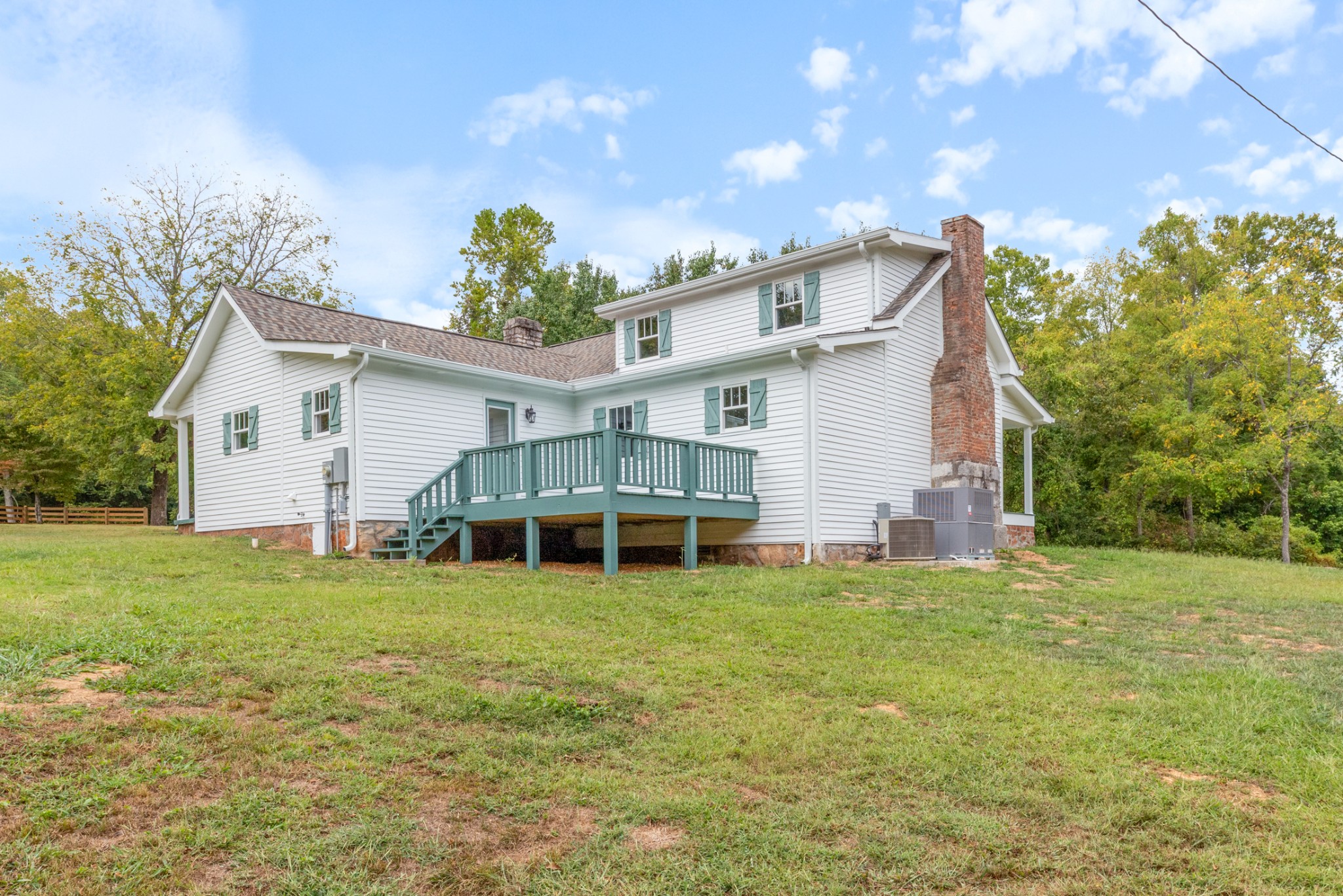 260 Old Highway 48 Charlotte, TN 37036 - Photo 2 of 71 a view of a house with a yard