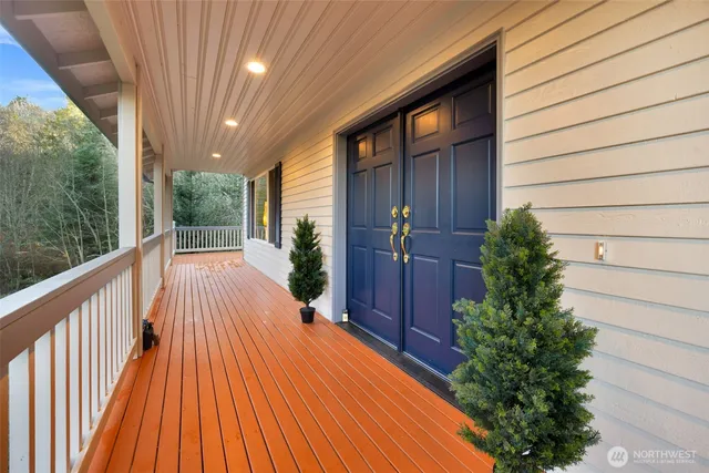 $979,000 | 185 Belmont Place, Camano Island, WA 98282