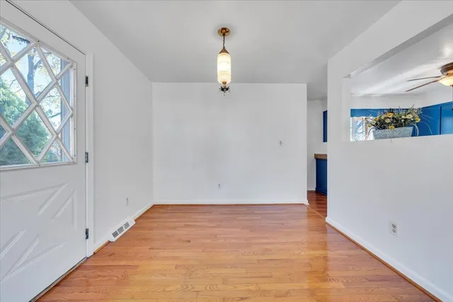 a view of empty room with window