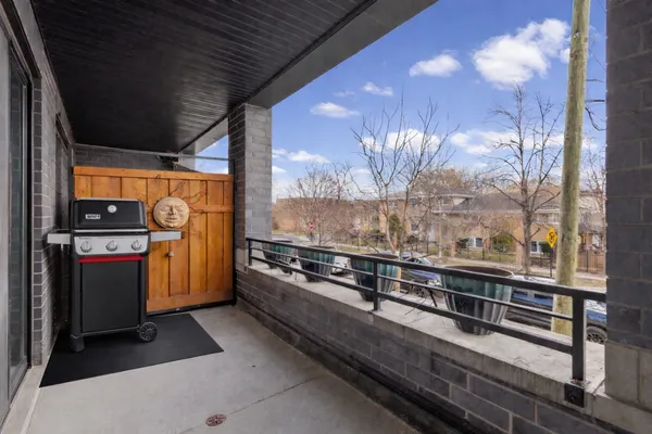$950,000 | 5748 North Hermitage Avenue, Unit 106, Chicago, IL 60660
