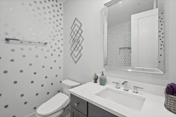 $950,000 | 5748 North Hermitage Avenue, Unit 106, Chicago, IL 60660
