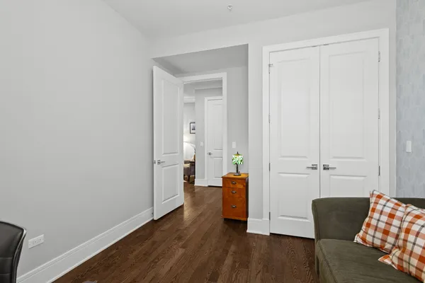 $950,000 | 5748 North Hermitage Avenue, Unit 106, Chicago, IL 60660