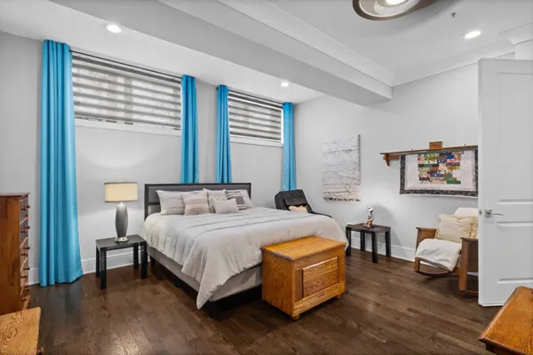 $950,000 | 5748 North Hermitage Avenue, Unit 106, Chicago, IL 60660