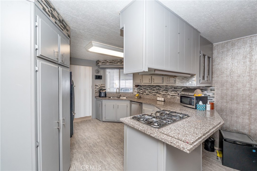 2601 East Victoria Street, Unit 357 Rancho Dominguez, CA 90220 - Photo 19 of 44