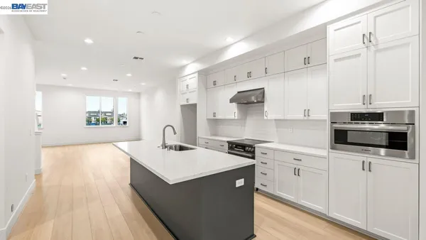 $1,281,852 | 1668 Clement Avenue, Alameda, CA 94501