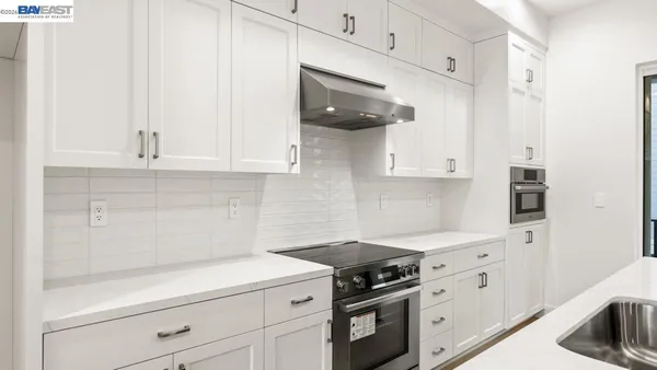 $1,281,852 | 1668 Clement Avenue, Alameda, CA 94501