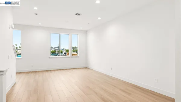 $1,281,852 | 1668 Clement Avenue, Alameda, CA 94501